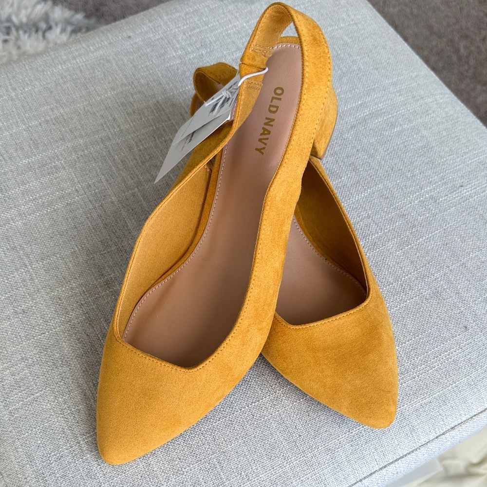 Old Navy  💛 Women's Yellow Mustard Suede Flats